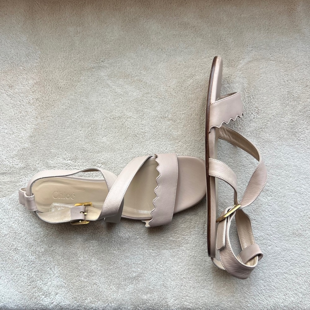 Chloe Lauren Women 7.5 EU 38 Beige Nude Leather Ankle Strap Flat Sandals Scallop